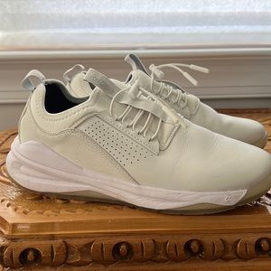 Clove Nursing Shoes size 9